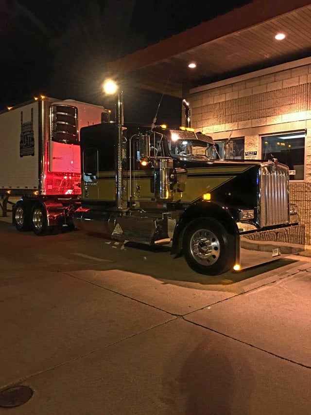 Tab's Big Rig, second picture. 